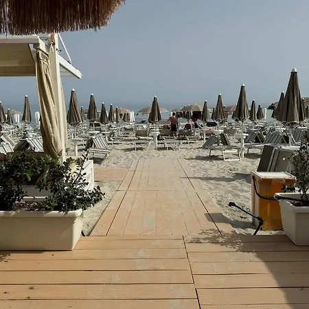 A Due Passi Dal Mare *